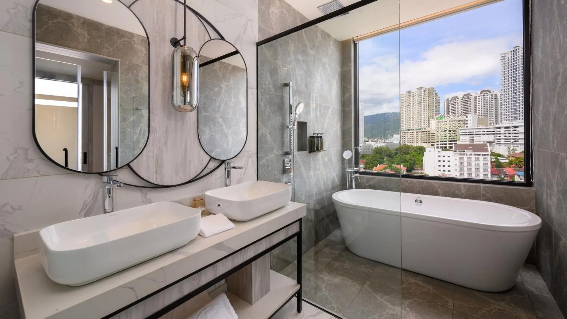 Fifth Avenue Hotel George Town